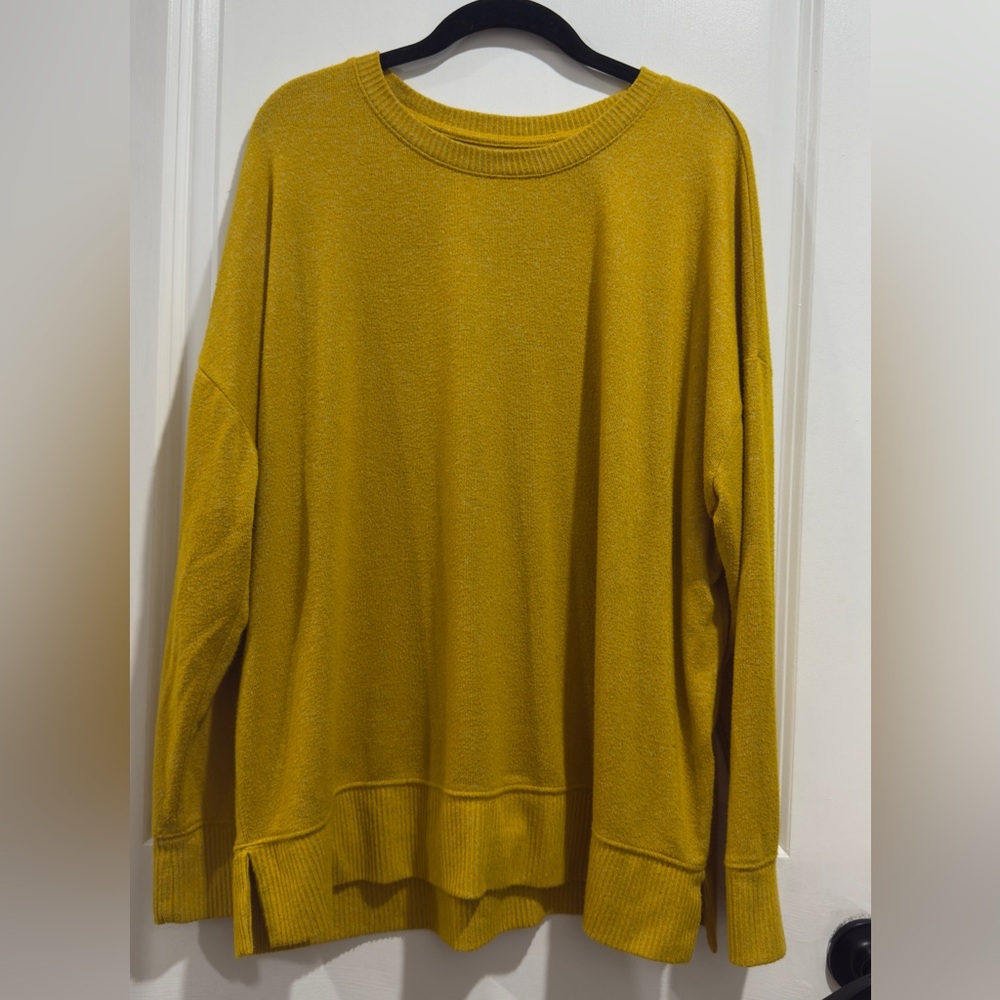 Comfy Lightweight Time and Tru Yellow Relaxed-Fit Sweater